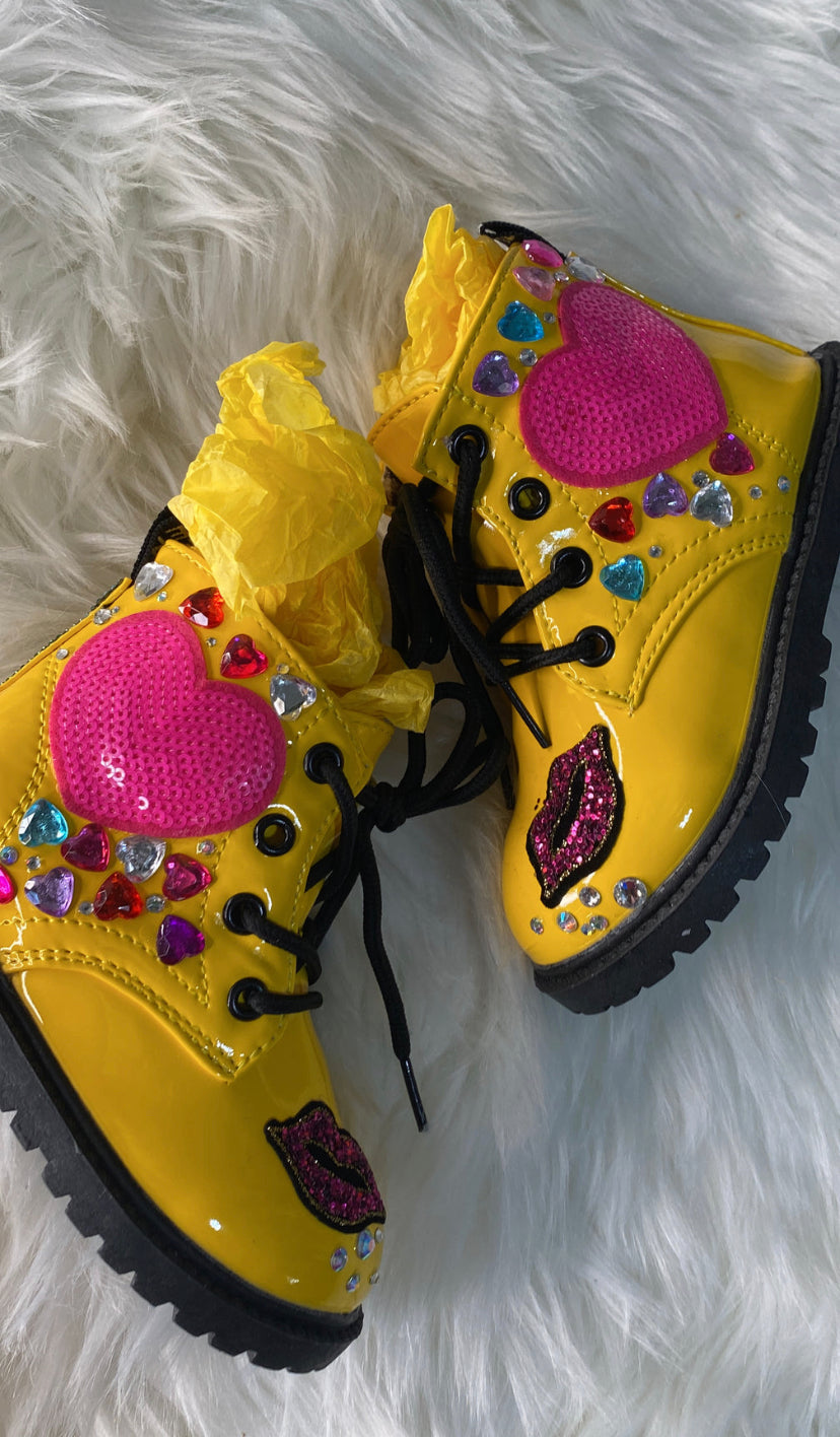 HEARTS AND LOVE YELLOW GIRL BOOTS