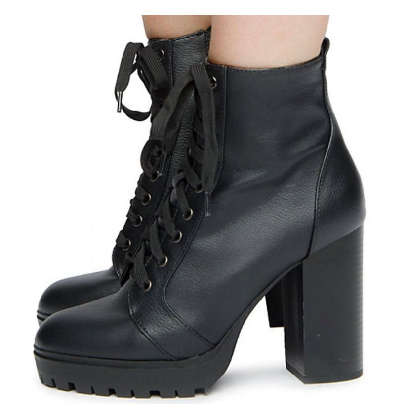 WOMEN BALBOA-S  LACE UP BLACK BOOTS