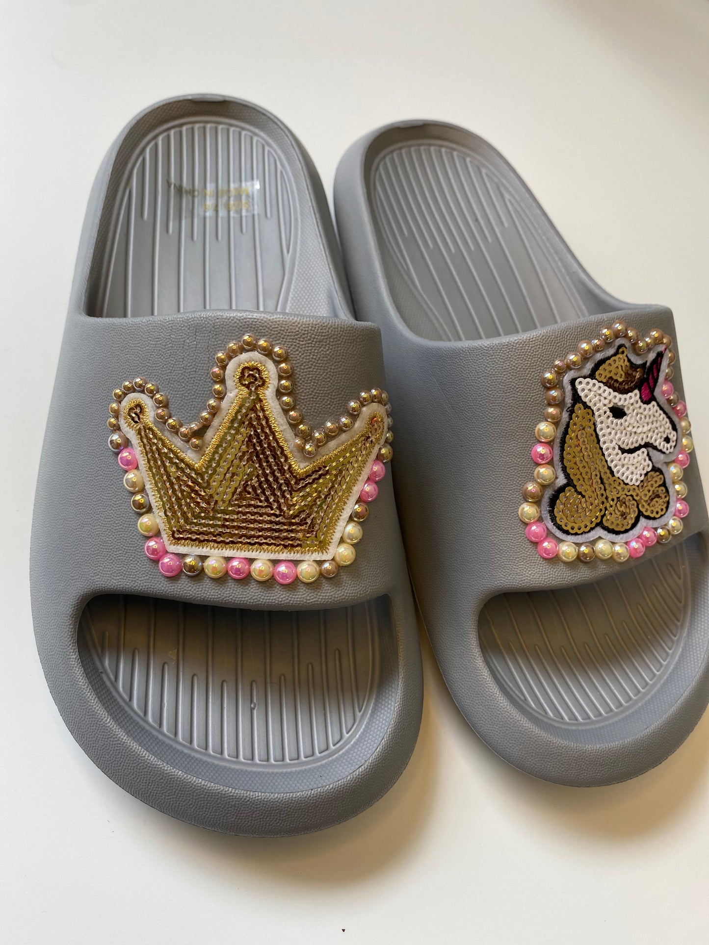 GRAY WITH GOLD UNICORN AND QUEEN SLIDES