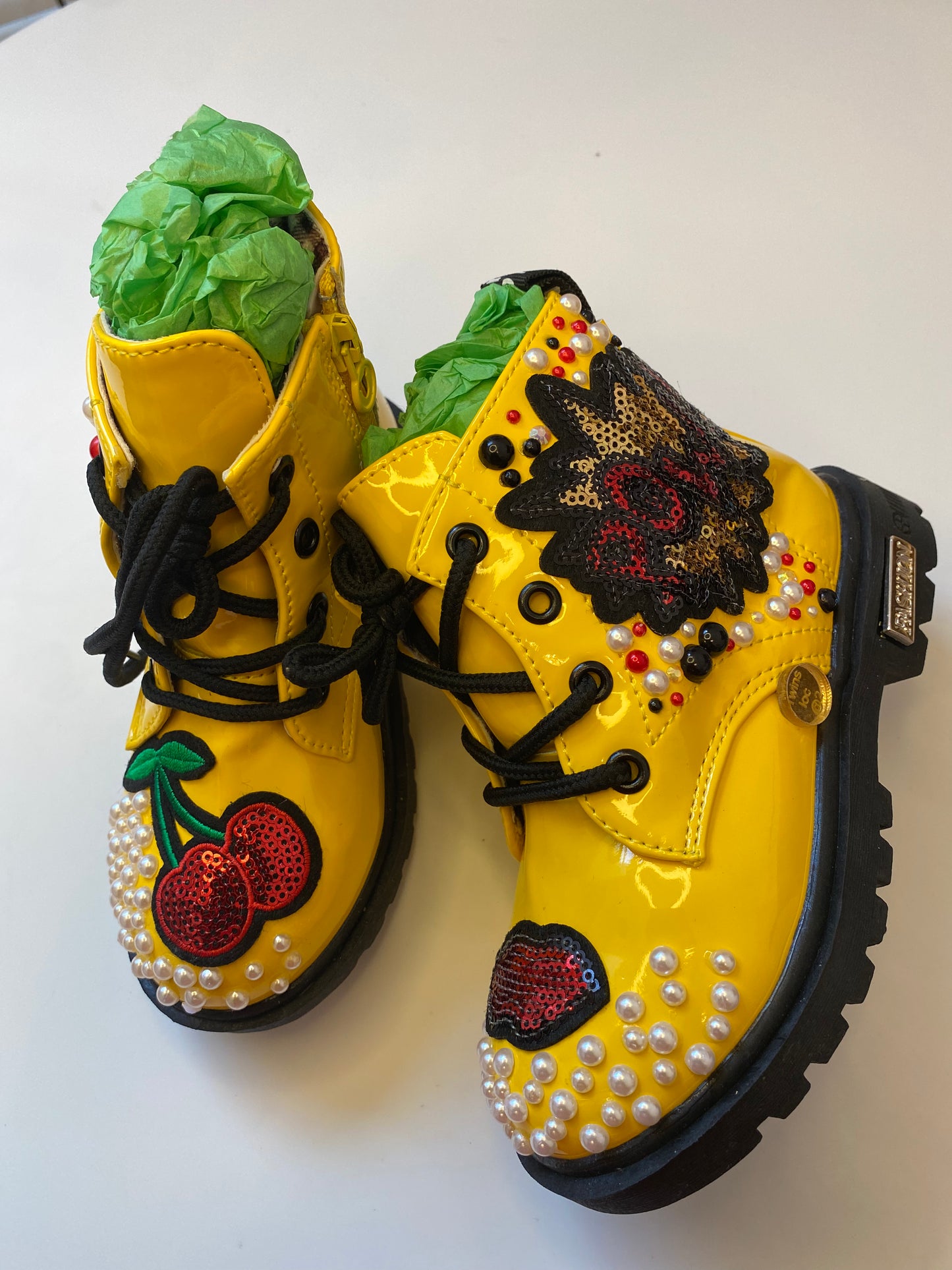 CHAIR L CHERRIES AND KISSDESIGN YELLOW GIRLS' BOOTS