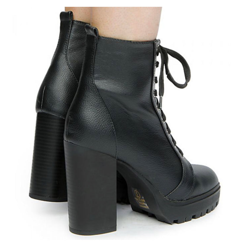 WOMEN BALBOA-S  LACE UP BLACK BOOTS