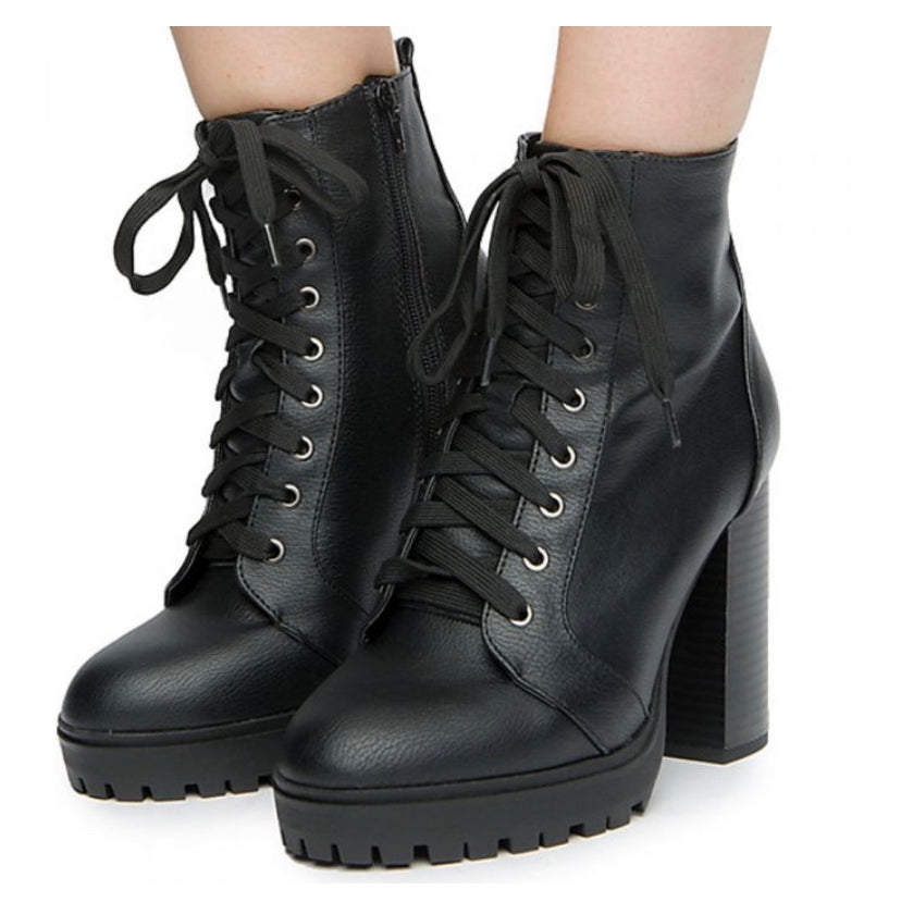 WOMEN BALBOA-S  LACE UP BLACK BOOTS