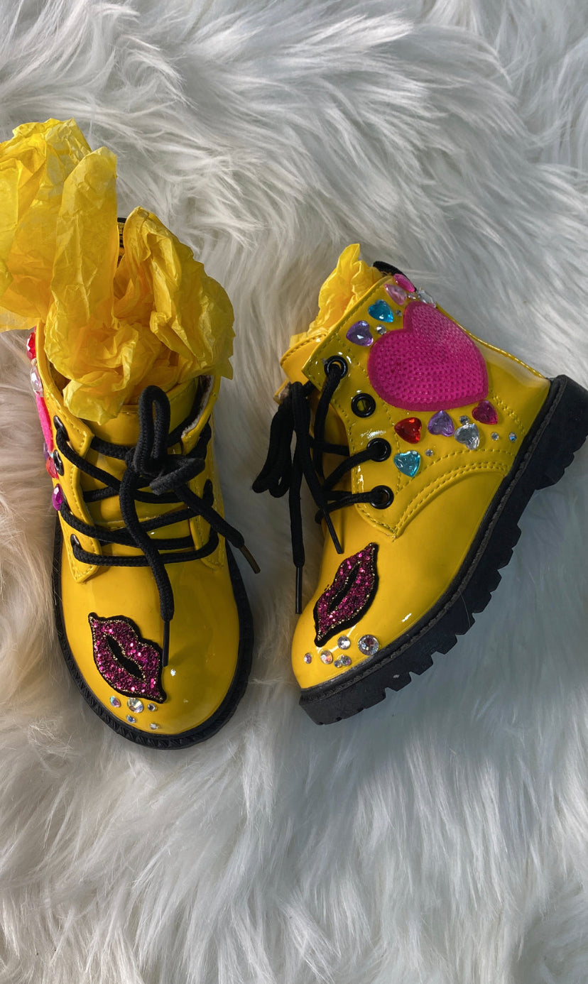 HEARTS AND LOVE YELLOW GIRL BOOTS